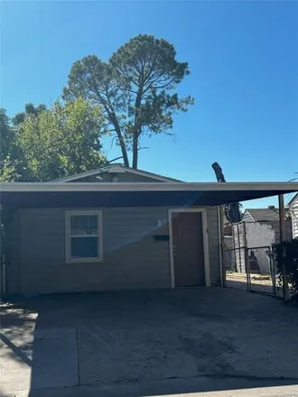 Rent this 1 bed house on 3720 Latimer Street in Dallas, TX 75215