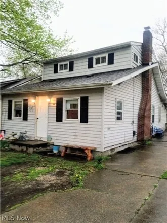 Buy this 4 bed house on 433 Playland Parkway in Gloria Glens Park, Medina County