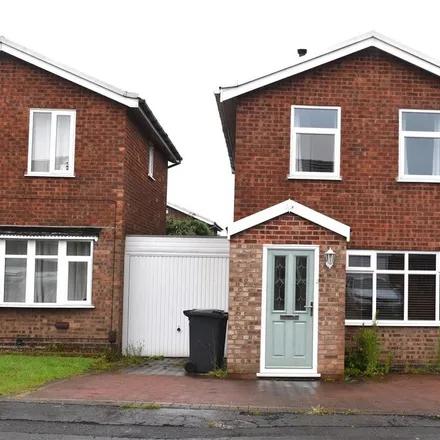 Rent this 3 bed house on Earl Drive in Burntwood, WS7 1PT