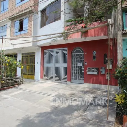 Buy this 4 bed apartment on Avenida Ricardo Palma in San Martín de Porres, Lima Metropolitan Area 15306