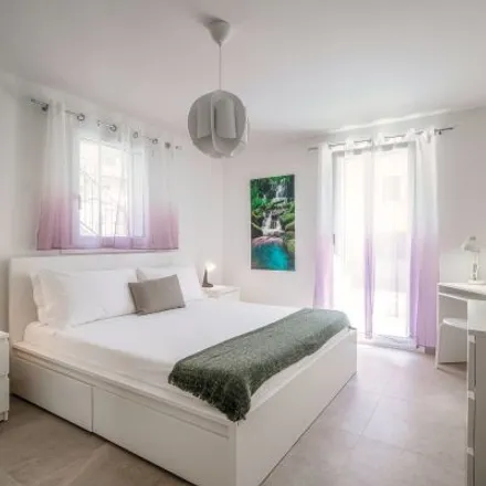 Image 2 - Grono, Bivio Calanca, Via Cantonale, 6537 Grono, Switzerland - Apartment for rent