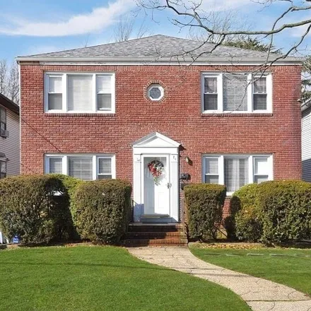 Rent this 3 bed apartment on 71 Evergreen Ave in Lynbrook, New York