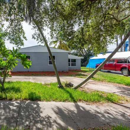 Buy this 3 bed house on 2222 North 28th Avenue in Hollywood, FL 33020