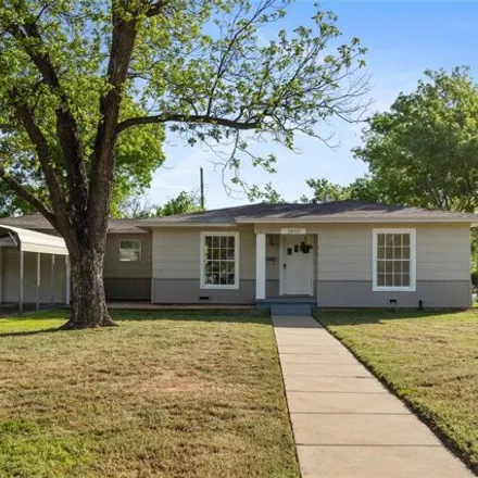 Buy this 3 bed house on Franklin Street in Brownwood, TX 76801