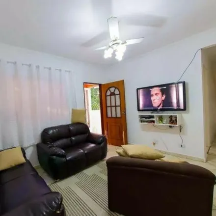 Rent this 3 bed house on Avenida Tomé de Souza in Jardim Vila Galvão, Guarulhos - SP