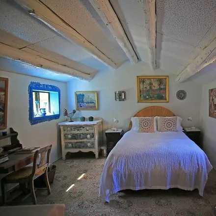 Rent this 2 bed house on Abiquiu