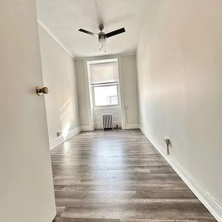 Image 2 - 170 East 95th Street, New York, NY 11212, USA - Townhouse for rent