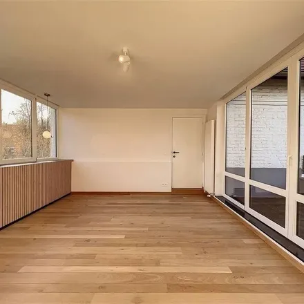 Rent this 3 bed apartment on Bovenberg 120A in 1150 Woluwe-Saint-Pierre - Sint-Pieters-Woluwe, Belgium