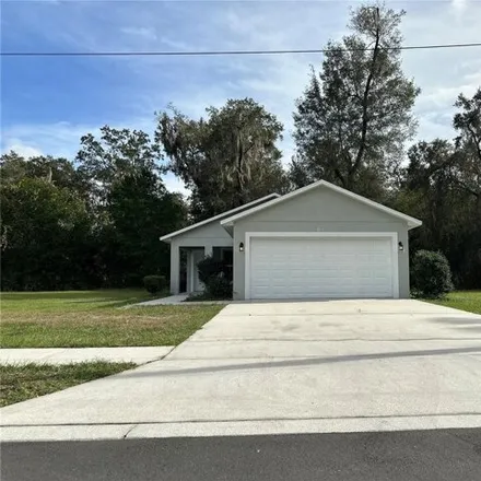 Buy this 3 bed house on 604 5th Street in Wildwood, FL 34785