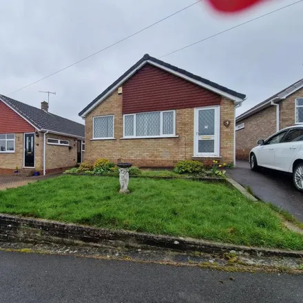 Rent this 2 bed house on Wood Close in Chapeltown, S35 1QZ