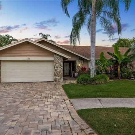 Buy this 3 bed house on Chatham Court in Safety Harbor, FL 34695
