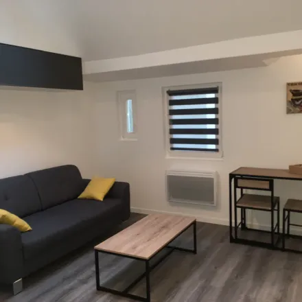 Rent this 2 bed apartment on 33 Rue du Général de Gaulle in 77000 Melun, France