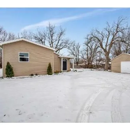 Buy this 3 bed house on 743 East 12th Street in Newton, KS 67114