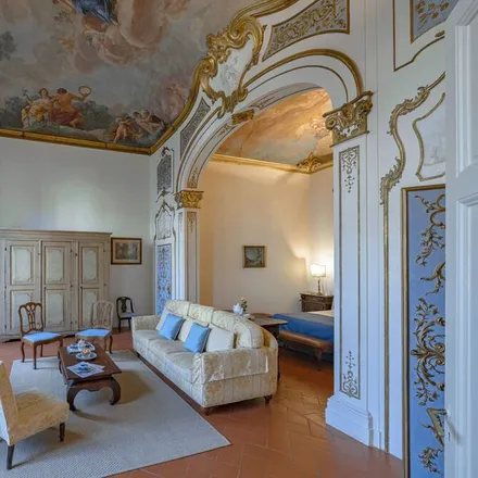 Rent this 3 bed apartment on Florence