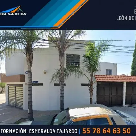 Buy this 3 bed house on Calle Condado de la Coruña 104 in El Condado Plus, 37218 León