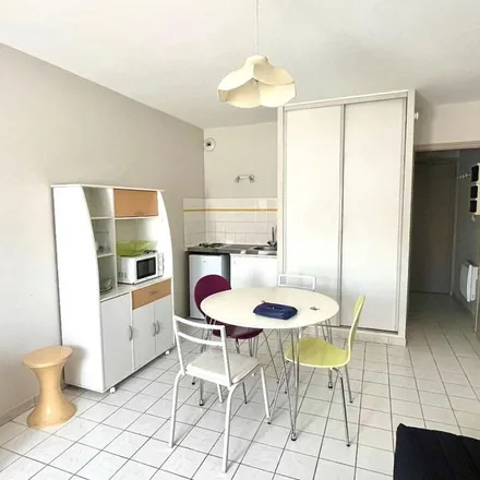 Image 2 - 2 bis Boulevard Heurteloup, 37000 Tours, France - Apartment for rent