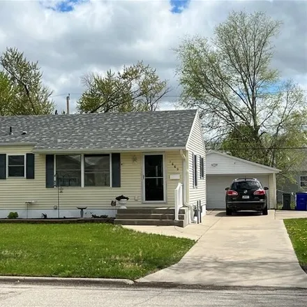 Buy this 2 bed house on 1669 9th Street Northwest in Cedar Rapids, IA 52405