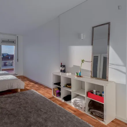 Rent this 7 bed room on Moreira de Sá in Rua de Cinco de Outubro, 4100-173 Porto