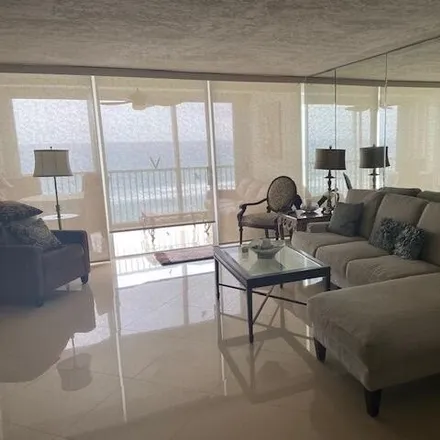 Image 7 - 820 Ocean Drive, Juno Beach, Palm Beach County, FL 33408, USA - Condo for rent