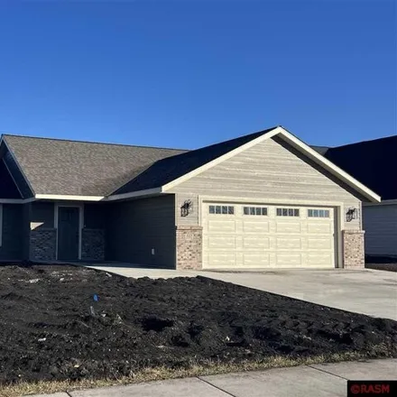 Buy this 2 bed condo on Torrey Pines Drive in Mankato, MN 56001