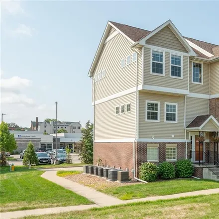 Image 1 - 2102 High Street, Des Moines, IA 50312, USA - Townhouse for sale