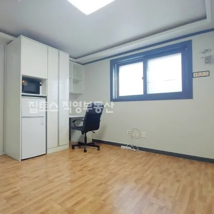 Rent this 2 bed apartment on 서울특별시 관악구 신림동 244-139