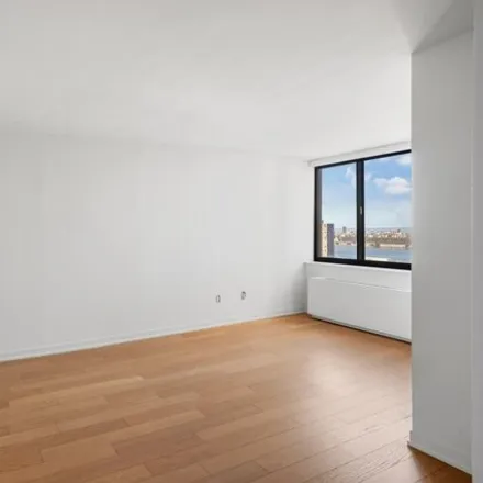 Image 5 - One Columbus Place, 400 West 59th Street, New York, NY 10019, USA - House for rent