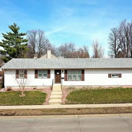 Buy this 3 bed house on East 26th Street in Sioux Falls, SD 57191