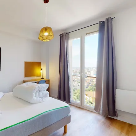 Rent this 3 bed room on 148 Boulevard de Roux Prolongé in 13004 Marseille, France
