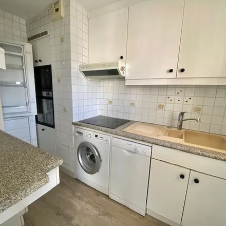 Rent this 2 bed apartment on 1 Place du Général Leclerc in 92300 Levallois-Perret, France