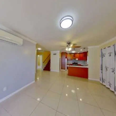 Rent this 5 bed apartment on 928 9th Avenue in Kaimuki, Honolulu