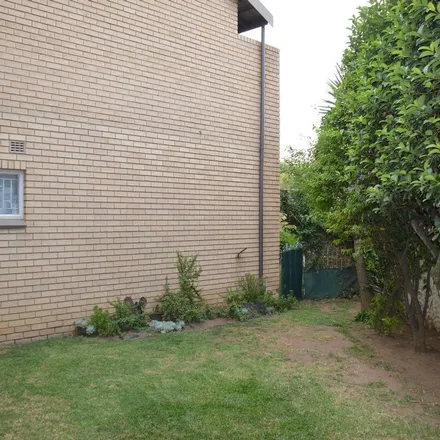 Rent this 2 bed townhouse on Central Road in Gordon's View, Gauteng