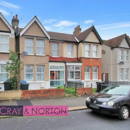 Buy this 3 bed townhouse on Estcourt Road in London, SE25 4SD