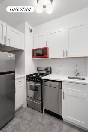 Image 5 - 14 West 14th Street, New York, NY 10011, USA - Apartment for sale