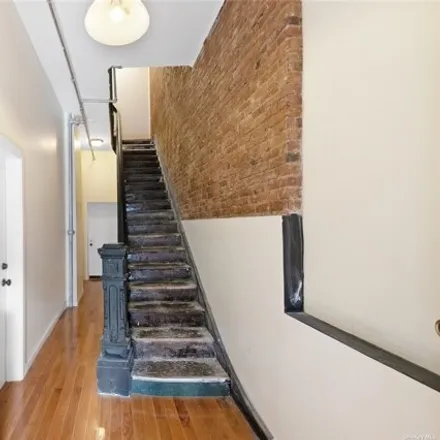 Image 5 - 35 Herkimer Street, New York, NY 11216, USA - House for sale