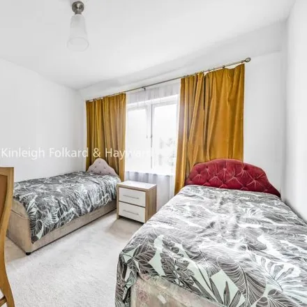 Image 3 - Turner Avenue, London, CR4 3JY, United Kingdom - House for rent