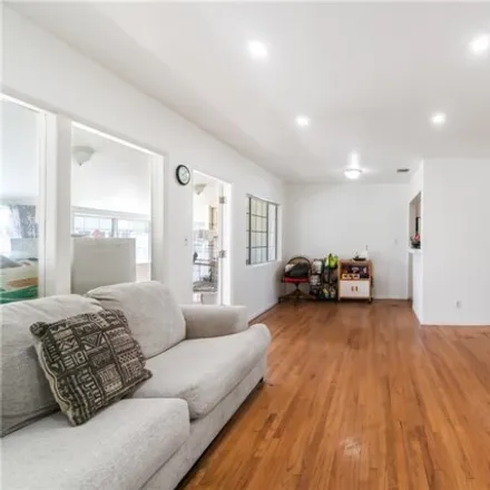 Image 7 - 16746 Tribune Street, Los Angeles, CA 91344, USA - House for sale