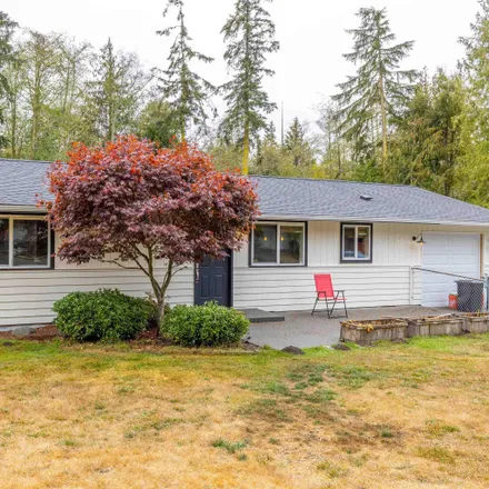 Buy this 2 bed house on 240 East Bluff Drive in Clallam County, WA 98362