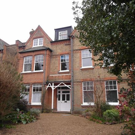 Rent this 1 bed apartment on Surbiton Hill Park in London, KT5 8QX