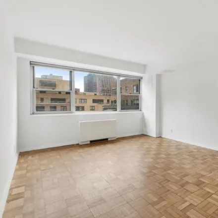 Image 6 - 321 East 48th Street, New York, NY 10017, USA - Condo for sale