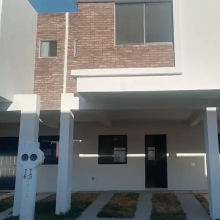 Rent this 3 bed house on Avenida de la Cantera in Delegación Felipe Carrillo Puerto, 76116 Tlacote el Bajo