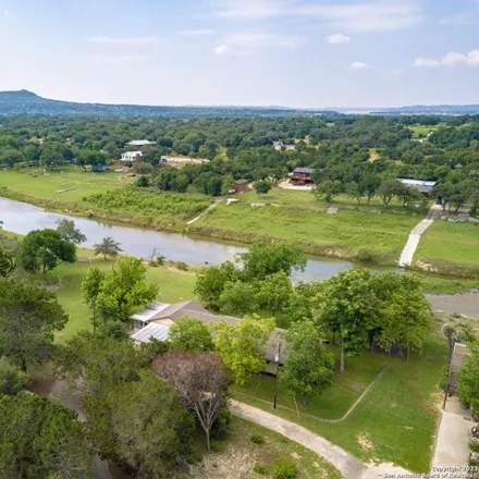 Image 2 - 1739 Rio Ranchero, Bandera County, TX 78063, USA - House for sale