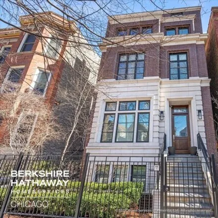 Buy this 7 bed house on 3735 North Greenview Avenue in Chicago, IL 60613