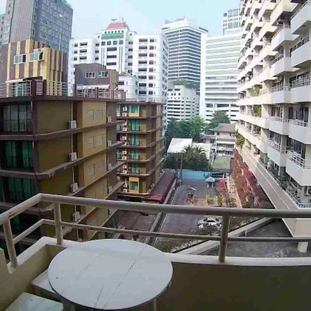 Rent this 1 bed apartment on Saranchai Mansion in Sukhumvit 6 Alley, Khlong Toei District