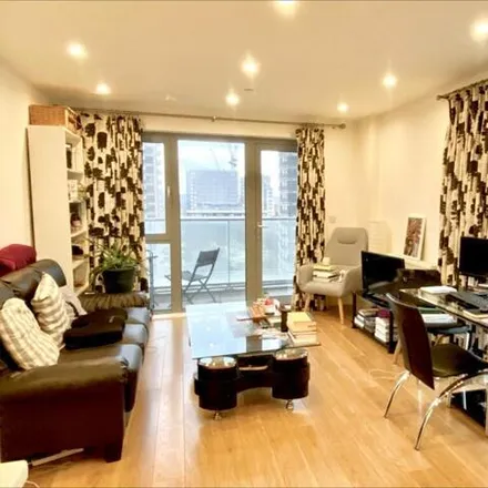 Image 1 - Wilson Tower, 16 Christian Street, St. George in the East, London, E1 1SE, United Kingdom - Apartment for rent