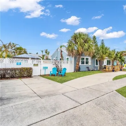 Image 4 - 3187 Dupont Street South, Saint Petersburg, FL 33707, USA - House for sale