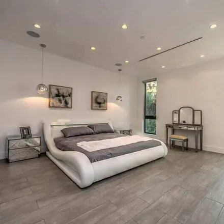 Rent this 3 bed house on West Hollywood