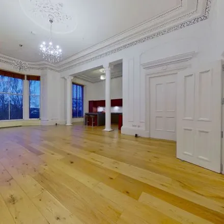 Rent this 2 bed apartment on 10 Park Terrace in Glasgow, G3 6BY