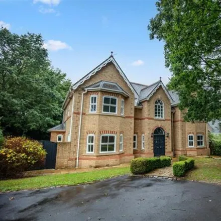 Rent this 6 bed house on Consort Place in Altrincham, WA14 2SH
