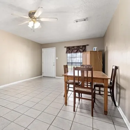 Image 8 - 315 South 1st Street, Nederland, TX 77627, USA - House for sale